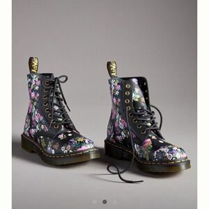 NIB Dr Martens 1460 Pascal - Vintage Floral Boots